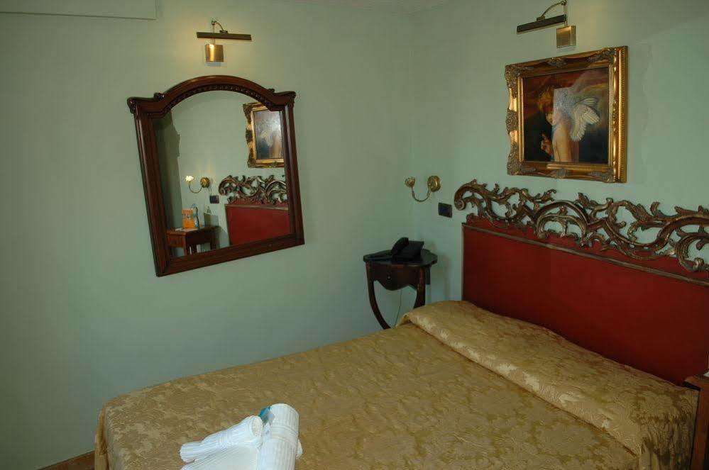 Hotel Vibel Rzym Zewnętrze zdjęcie